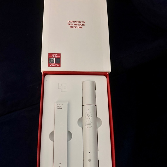 Medicube Age - R I Deep Shot - Picture 2 of 4